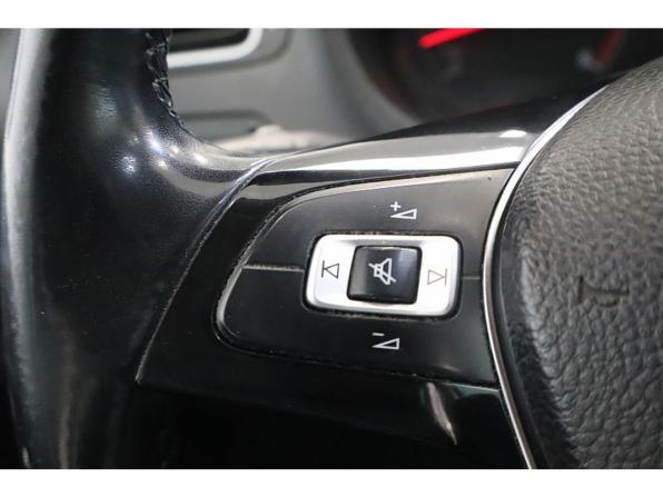 Volkswagen Polo V Рестайлинг с пробегом 2016 года, цена 1 069 000 рублей, 127158 км, седан, Автокод Объявления