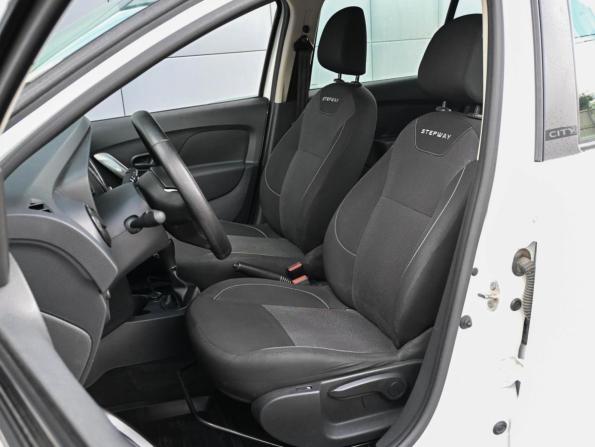 Renault Sandero II Рестайлинг с пробегом 2019 года, цена 750 000 рублей, 89178 км, хэтчбек, Автокод Объявления