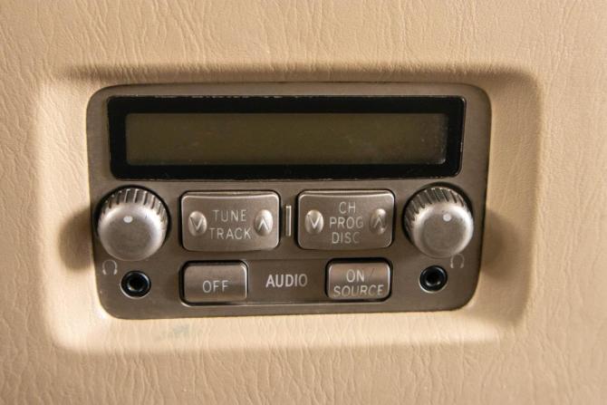 Lexus LX II Рестайлинг с пробегом 2004 года, цена 2 149 000 рублей, 250000 км, внедорожник, Автокод Объявления