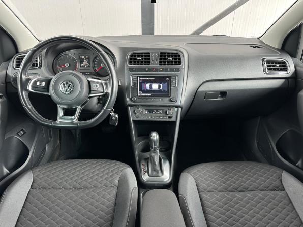 Volkswagen Polo V Рестайлинг с пробегом 2019 года, цена 1 470 000 рублей, 83658 км, седан, Автокод Объявления