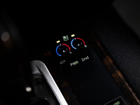 Toyota Land Cruiser 200 Series Рестайлинг 1 с пробегом 2014 года, цена 3 565 000 рублей, 407976 км, внедорожник, Автокод Объявления