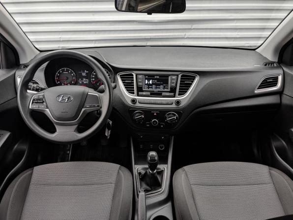 Hyundai Solaris II Рестайлинг с пробегом 2022 года, цена 1 650 000 рублей, 36867 км, седан, Автокод Объявления