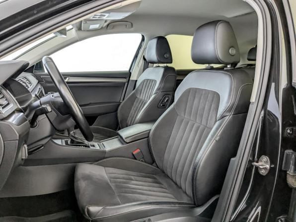 Skoda Superb III Рестайлинг с пробегом 2022 года, цена 3 330 000 рублей, 73321 км, лифтбек, Автокод Объявления