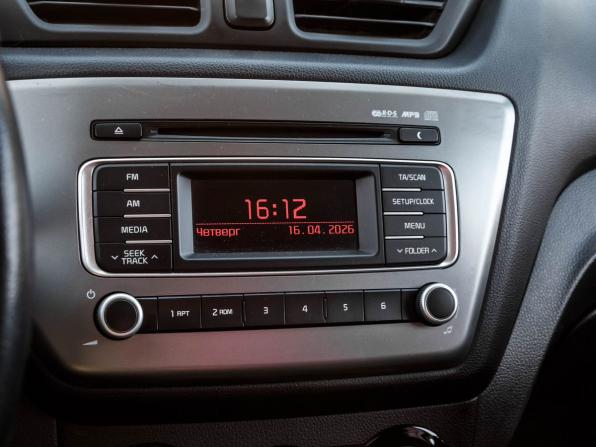 Kia Rio III Рестайлинг с пробегом 2016 года, цена 1 030 000 рублей, 74944 км, седан, Автокод Объявления