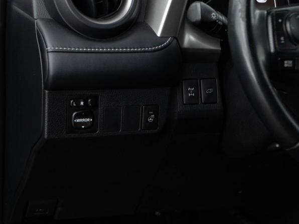 Toyota RAV4 IV (XA40) Рестайлинг с пробегом 2017 года, цена 2 538 050 рублей, 154451 км, внедорожник, Автокод Объявления