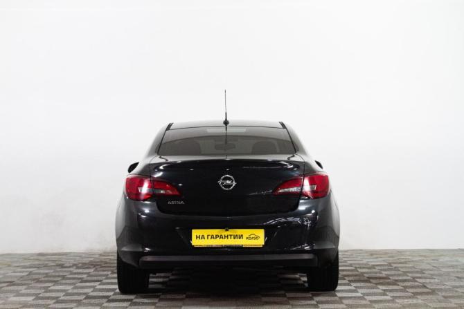 Opel Astra J Рестайлинг с пробегом 2013 года, цена 729 000 рублей, 270000 км, седан, Автокод Объявления