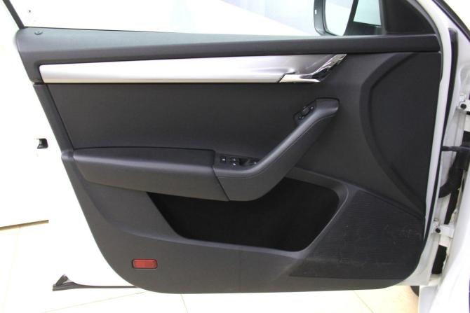 Skoda Octavia III (A7) Рестайлинг с пробегом 2019 года, цена 1 739 300 рублей, 135597 км, лифтбек, Автокод Объявления