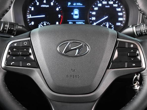 Hyundai Solaris II с пробегом 2017 года, цена 1 329 000 рублей, 102557 км, седан, Автокод Объявления