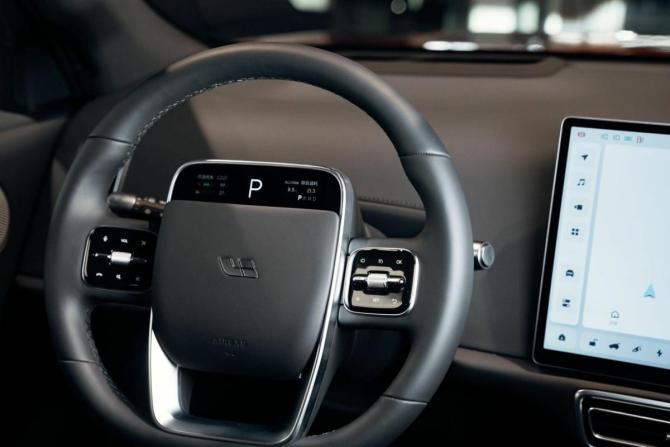 Новый Li Auto (Lixiang) L7 I Рестайлинг 2025 года, цена 10 950 585 рублей, внедорожник, Автокод Объявления
