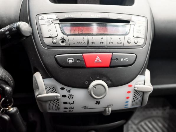 Peugeot 107 I Рестайлинг 2 с пробегом 2012 года, цена 500 000 рублей, 126312 км, хэтчбек, Автокод Объявления
