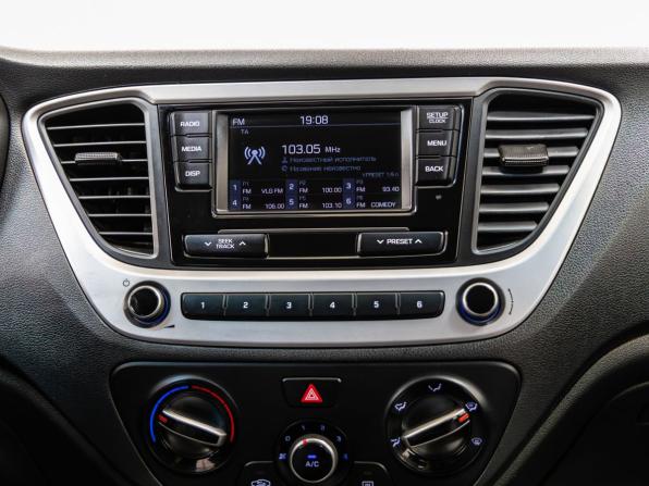 Hyundai Solaris II с пробегом 2018 года, цена 1 208 000 рублей, 136363 км, седан, Автокод Объявления
