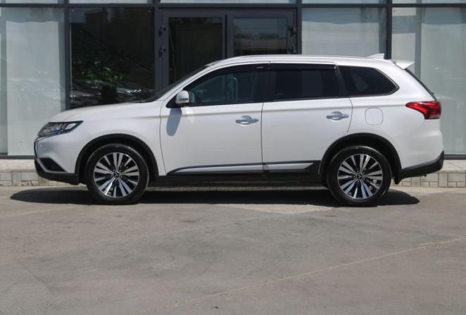Mitsubishi Outlander III Рестайлинг 3 с пробегом 2020 года, цена 2 820 000 рублей, 70124 км, внедорожник, Автокод Объявления