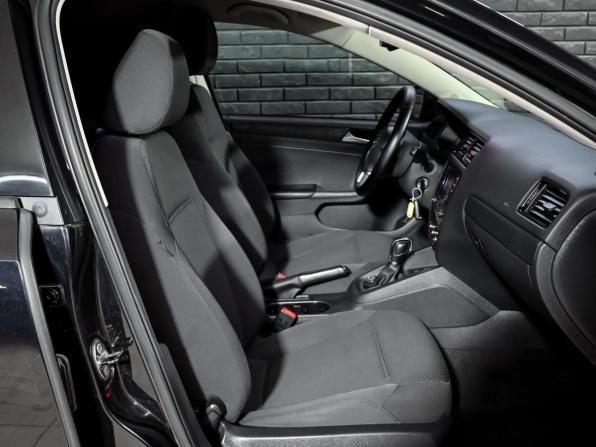 Volkswagen Jetta VI с пробегом 2013 года, цена 900 000 рублей, 251159 км, седан, Автокод Объявления