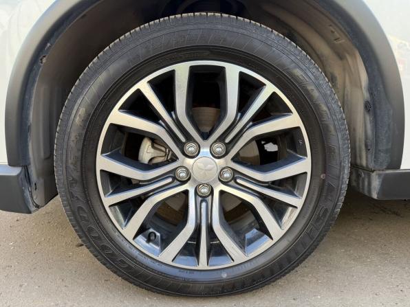 Mitsubishi Outlander III Рестайлинг 2 с пробегом 2015 года, цена 2 300 000 рублей, 27789 км, внедорожник, Автокод Объявления