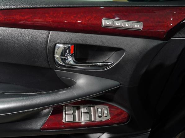 Lexus LX III Рестайлинг с пробегом 2015 года, цена 5 449 000 рублей, 187511 км, внедорожник, Автокод Объявления