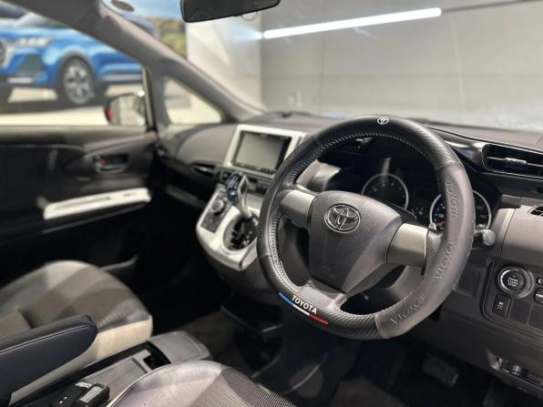 Toyota Wish II Рестайлинг с пробегом 2014 года, цена 1 590 000 рублей, 85000 км, минивэн, Автокод Объявления