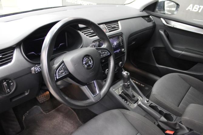 Skoda Octavia III (A7) Рестайлинг с пробегом 2018 года, цена 2 049 000 рублей, 35000 км, лифтбек, Автокод Объявления