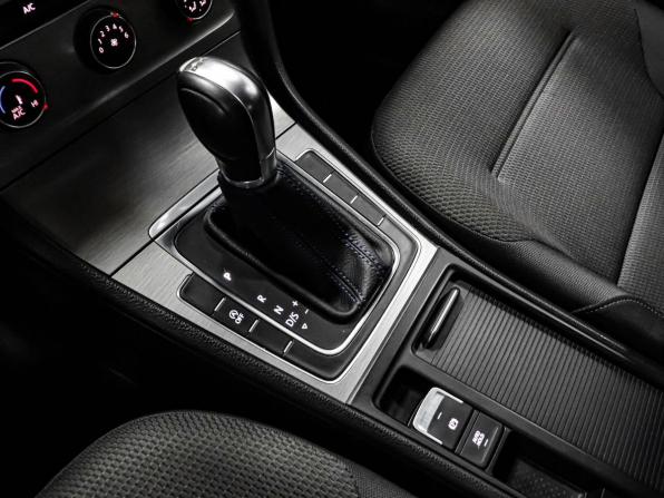 Volkswagen Golf VII с пробегом 2016 года, цена 1 499 000 рублей, 286688 км, универсал, Автокод Объявления