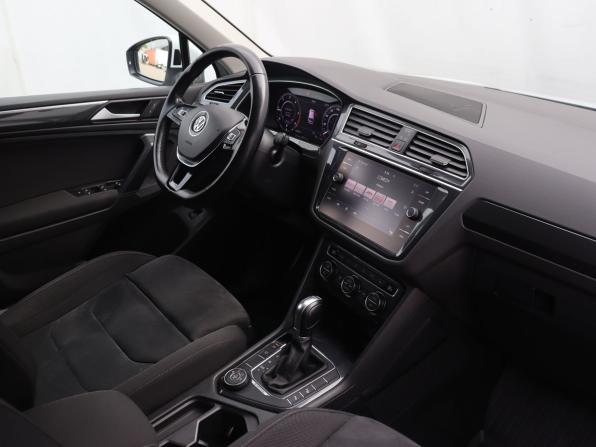 Volkswagen Tiguan II с пробегом 2018 года, цена 2 470 000 рублей, 162643 км, внедорожник, Автокод Объявления