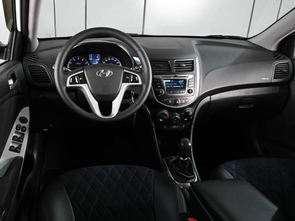 Hyundai Solaris I Рестайлинг с пробегом 2015 года, цена 999 000 рублей, 153590 км, хэтчбек, Автокод Объявления