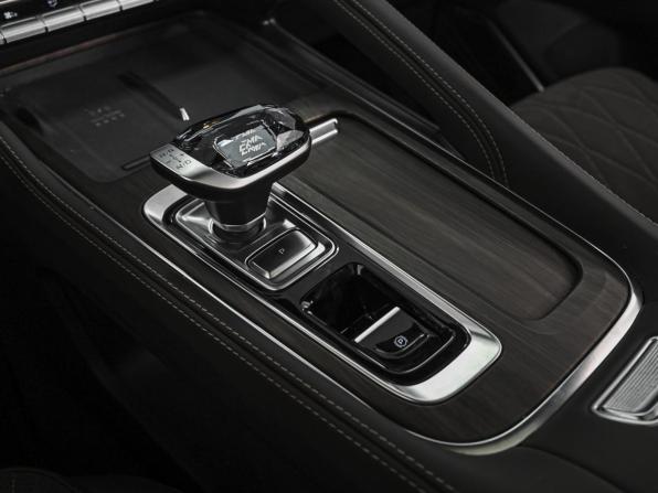Geely Monjaro I Рестайлинг 2 с пробегом 2025 года, цена 3 799 000 рублей, 4794 км, внедорожник, Автокод Объявления