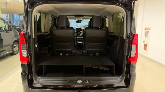 Toyota HiAce H300 с пробегом 2020 года, цена 5 790 000 рублей, 92225 км, минивэн, Автокод Объявления