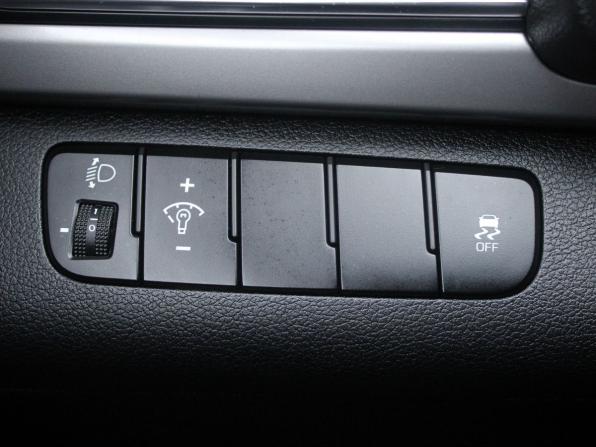 Hyundai Elantra VI (AD) с пробегом 2017 года, цена 1 479 000 рублей, 80624 км, седан, Автокод Объявления