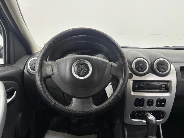 Renault Logan I Рестайлинг с пробегом 2011 года, цена 230 000 рублей, 573745 км, седан, Автокод Объявления