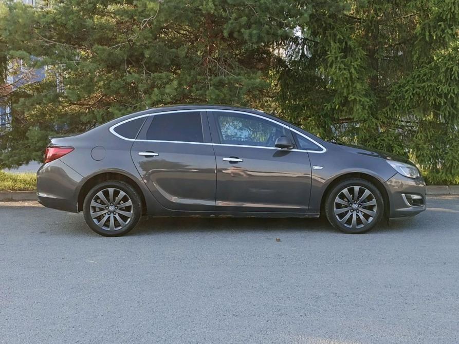 Opel Astra J Рестайлинг Санкт-Петербург  - изображение 5