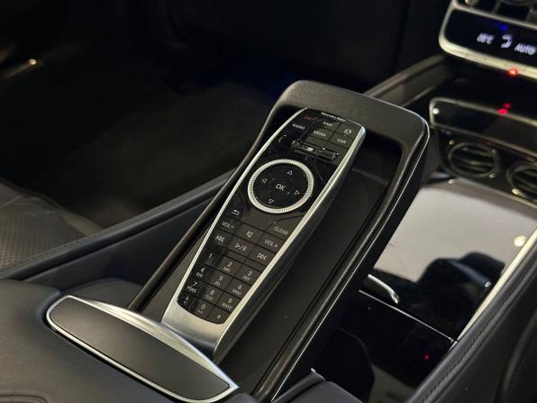 Mercedes-Benz Maybach S-Класс I (X222) Рестайлинг с пробегом 2017 года, цена 5 300 000 рублей, 158514 км, седан, Автокод Объявления