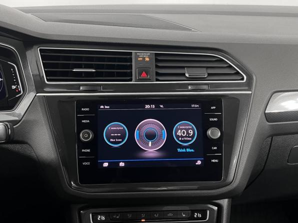 Volkswagen Tiguan II с пробегом 2019 года, цена 2 493 900 рублей, 153242 км, внедорожник, Автокод Объявления