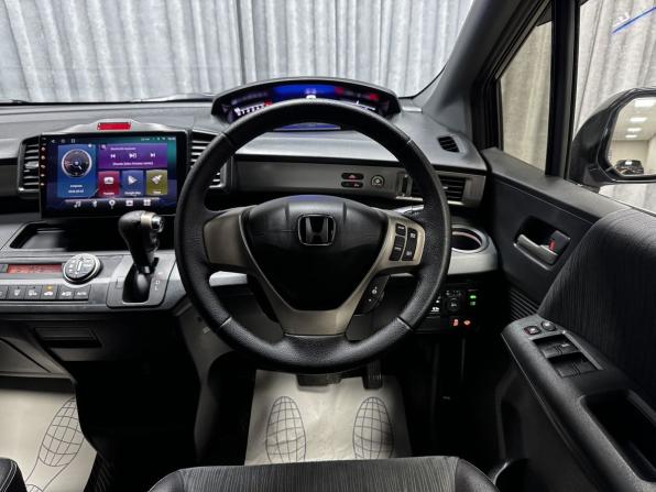 Honda Freed I Рестайлинг с пробегом 2012 года, цена 1 270 000 рублей, 207009 км, компактвэн, Автокод Объявления