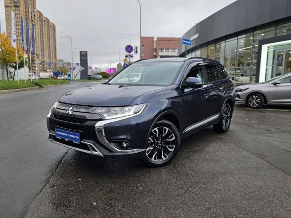 Mitsubishi Outlander III Рестайлинг 3 с пробегом 2021 года, цена 2 320 000 рублей, 113510 км, внедорожник, Автокод Объявления
