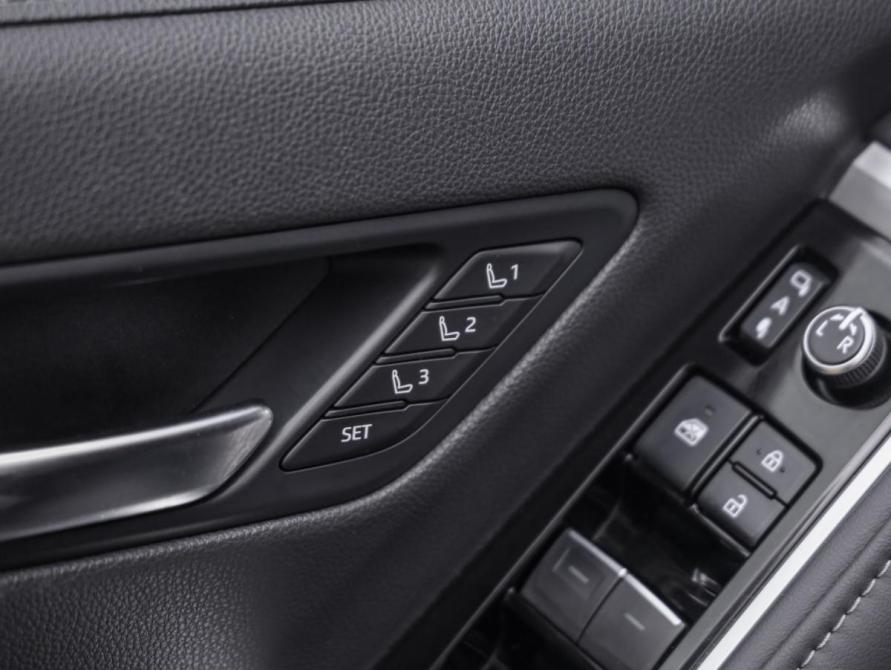 Toyota Land Cruiser 300 Series Санкт-Петербург  - изображение 29