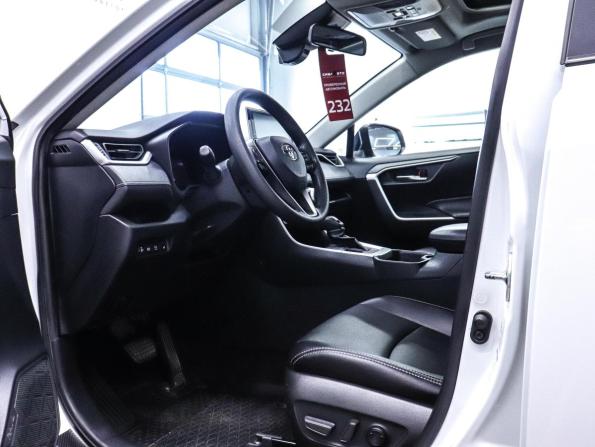 Toyota RAV4 V (XA50) с пробегом 2021 года, цена 3 510 000 рублей, 44139 км, внедорожник, Автокод Объявления