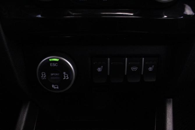 Lada (ВАЗ) XRAY I с пробегом 2018 года, цена 1 050 000 рублей, 122529 км, хэтчбек, Автокод Объявления