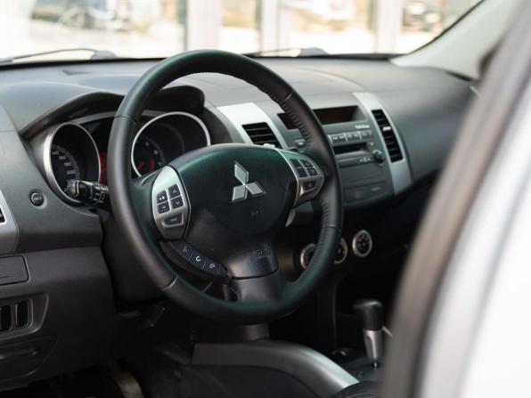 Mitsubishi Outlander II с пробегом 2008 года, цена 1 060 000 рублей, 173078 км, внедорожник, Автокод Объявления