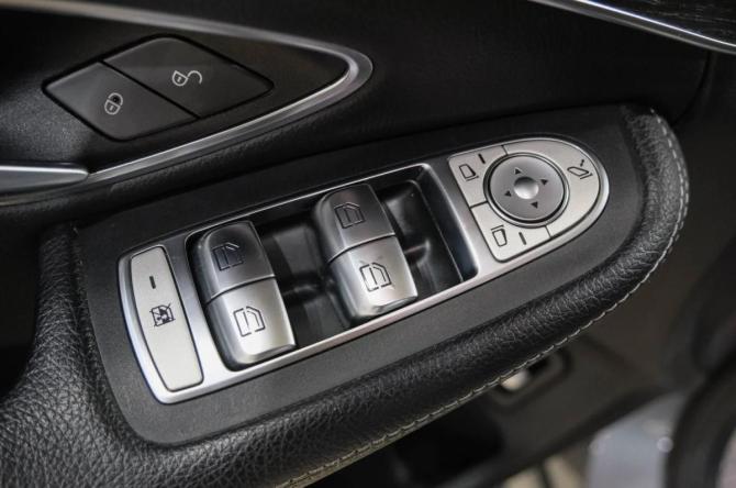 Mercedes-Benz C-Класс IV (W205) Рестайлинг с пробегом 2019 года, цена 3 659 000 рублей, 136000 км, седан, Автокод Объявления