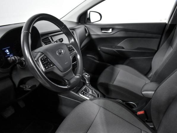 Hyundai Solaris II с пробегом 2019 года, цена 1 398 960 рублей, 88390 км, седан, Автокод Объявления
