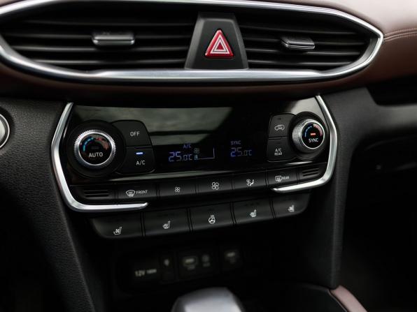 Hyundai Santa Fe IV с пробегом 2018 года, цена 3 064 000 рублей, 122023 км, внедорожник, Автокод Объявления