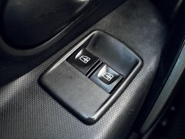 Renault Logan II Рестайлинг с пробегом 2019 года, цена 915 000 рублей, 133412 км, седан, Автокод Объявления