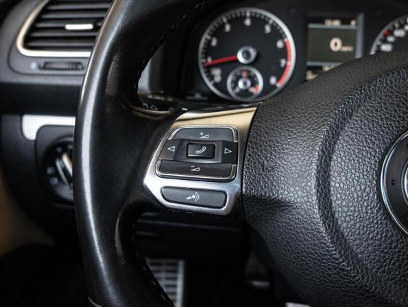 Volkswagen Scirocco III с пробегом 2011 года, цена 1 640 000 рублей, 201179 км, хэтчбек, Автокод Объявления