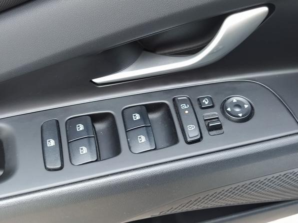 Hyundai Elantra VII (CN7) Рестайлинг с пробегом 2024 года, цена 2 300 000 рублей, 15556 км, седан, Автокод Объявления