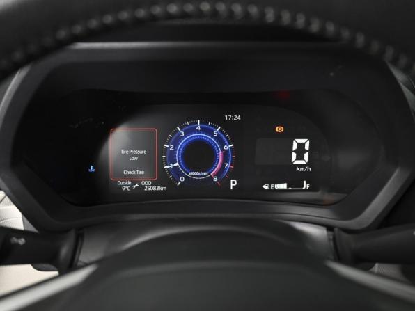Toyota Veloz с пробегом 2023 года, цена 2 779 000 рублей, 25083 км, минивэн, Автокод Объявления