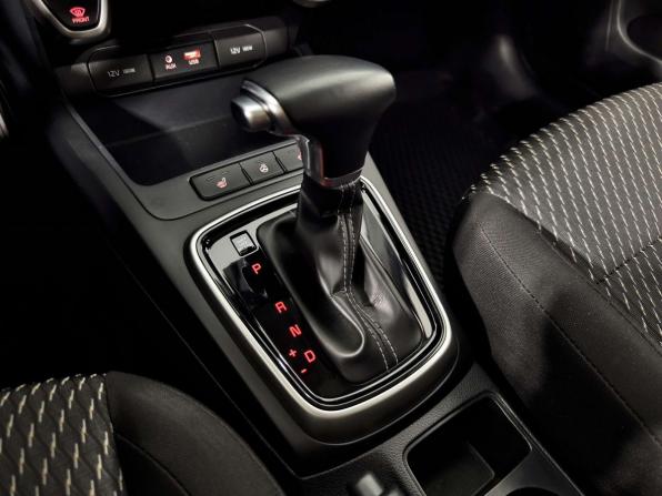 Kia Rio IV с пробегом 2018 года, цена 1 650 000 рублей, 45747 км, хэтчбек, Автокод Объявления