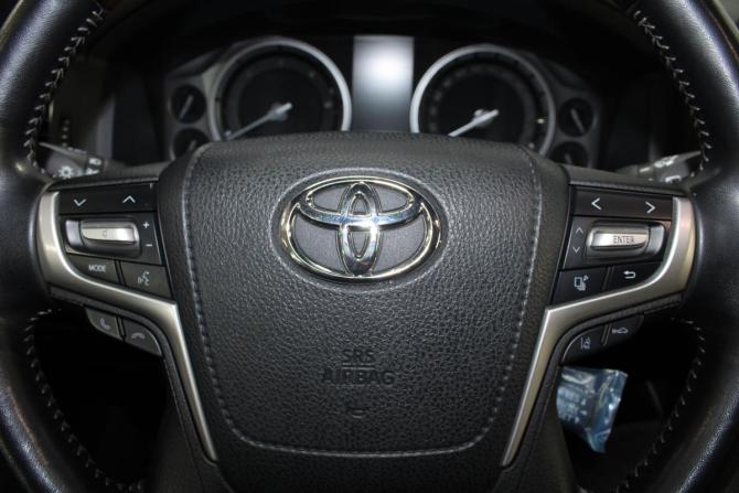 Toyota Land Cruiser 200 Series Рестайлинг 2 с пробегом 2019 года, цена 9 250 000 рублей, 91000 км, внедорожник, Автокод Объявления