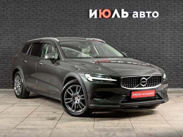 Volvo V60 Cross Country II с пробегом 2020 года, цена 4 000 000 рублей, 110887 км, универсал, Автокод Объявления