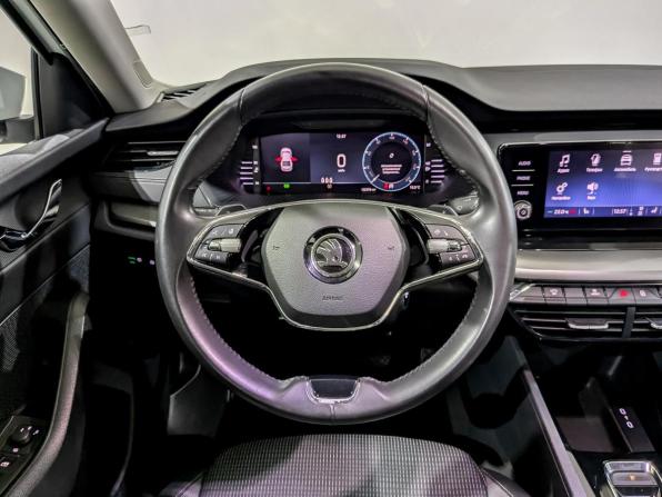 Skoda Octavia IV (A8) с пробегом 2020 года, цена 2 095 000 рублей, 102374 км, лифтбек, Автокод Объявления