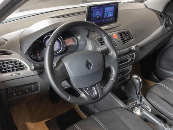 Renault Fluence I Рестайлинг с пробегом 2014 года, цена 725 800 рублей, 174408 км, седан, Автокод Объявления