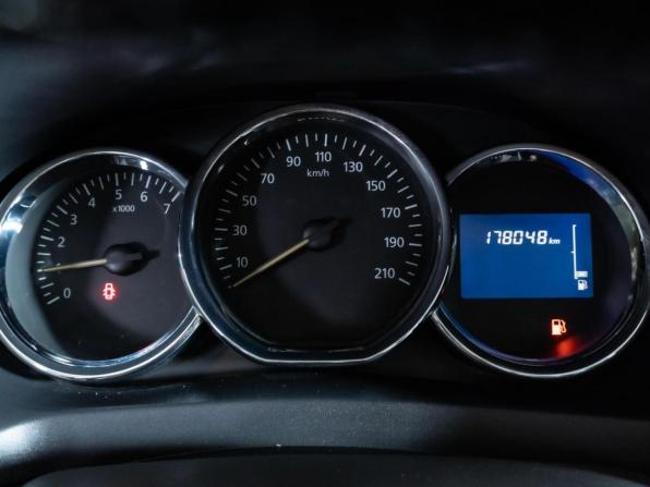 Renault Logan II с пробегом 2015 года, цена 734 000 рублей, 178048 км, седан, Автокод Объявления
